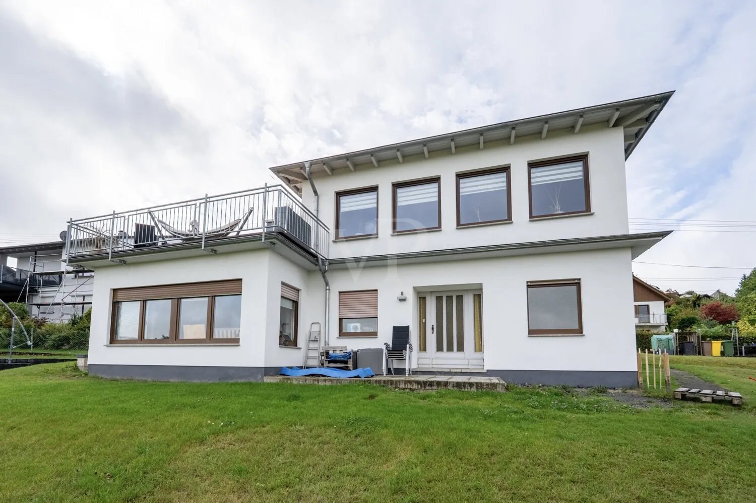 Rückansicht / Zugang Einliegerwohnung