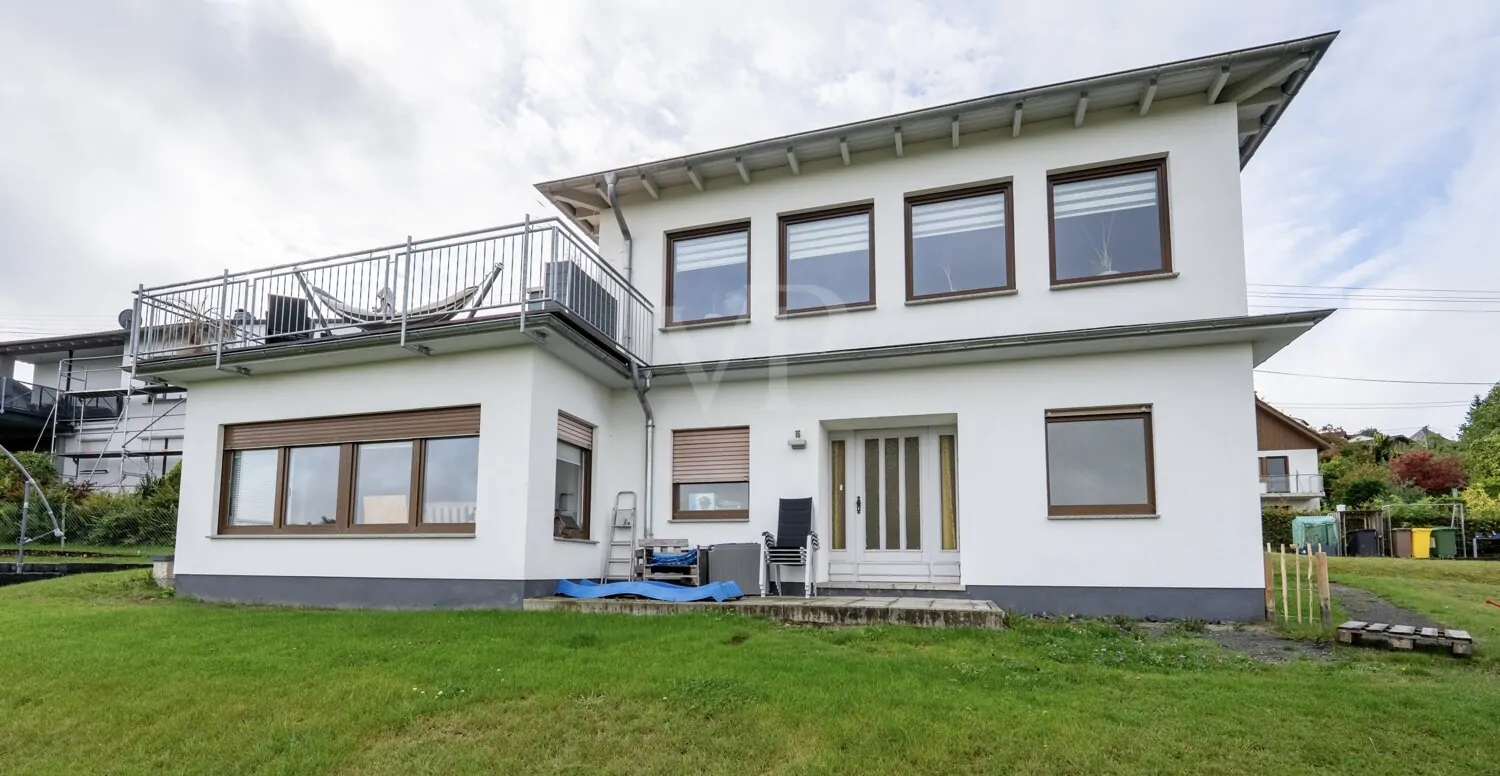 Rückansicht / Zugang Einliegerwohnung