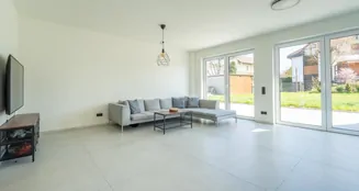 von_poll_real_estate_property_25014108_image_1