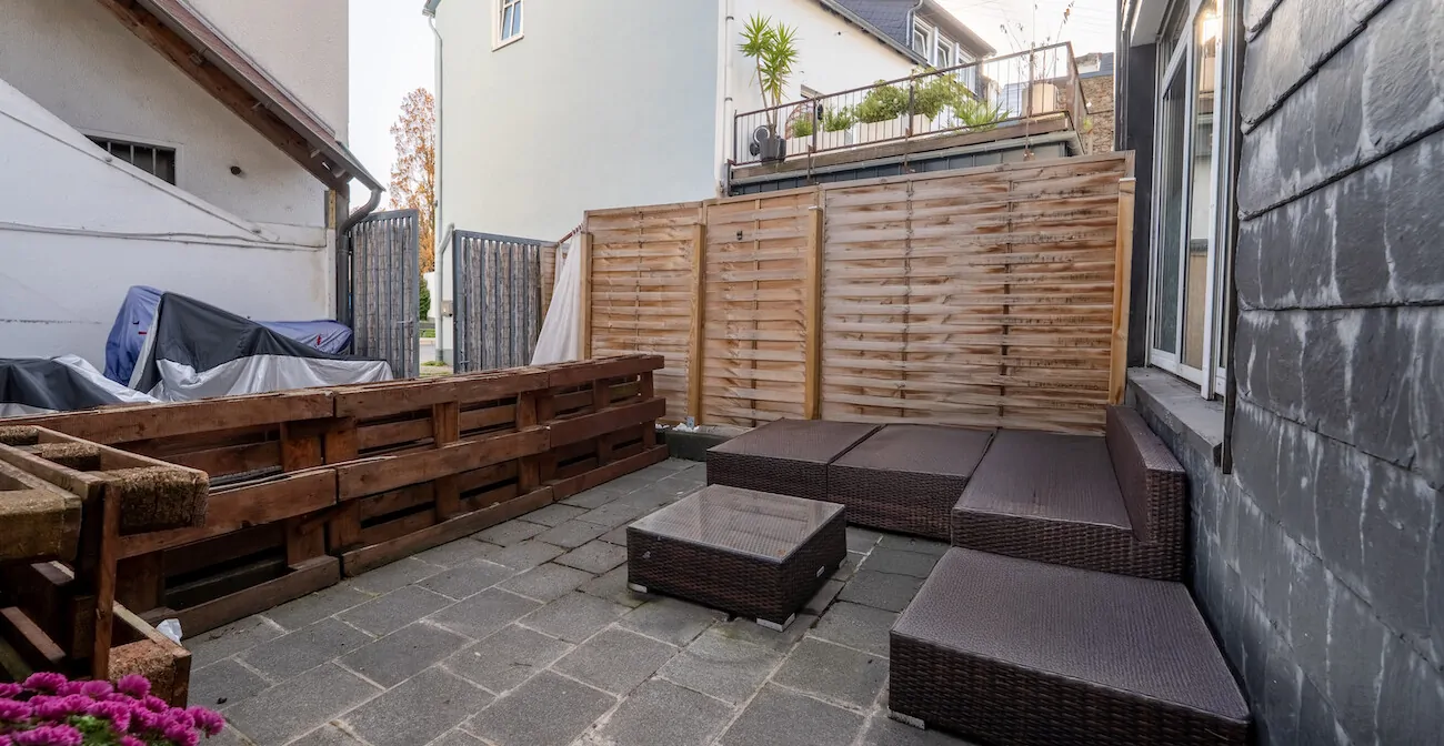 Terrasse vor dem Haus