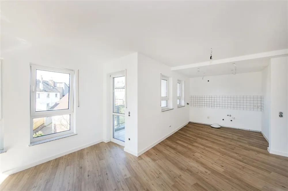 Gepflegte Wohnung mit Balkon und neuwertiger Einbauküche in WHU- Nähe - Photo 2