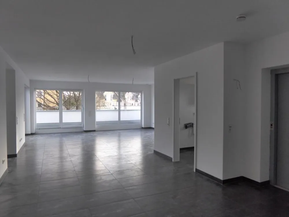 Zentral und großzügig - Modernes Penthouse mit Einbauküche nahe ICE Bahnhof - Foto 1