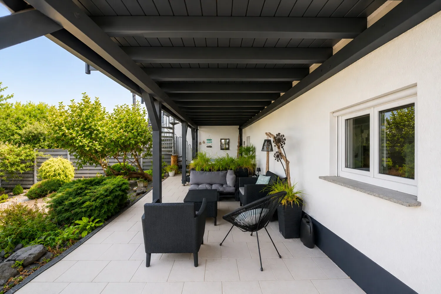 Überdachte Terrasse