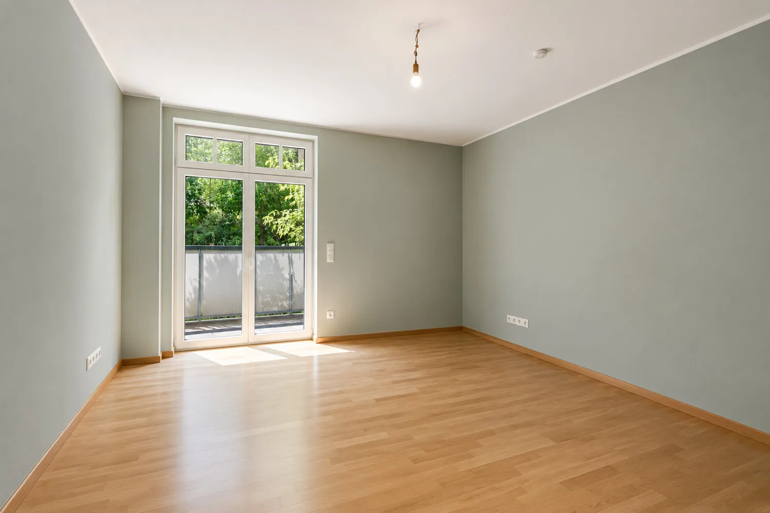 Ihr zu Hause im Grünen: stilvolle Gartenwohnung mit Kamin und Wassernähe