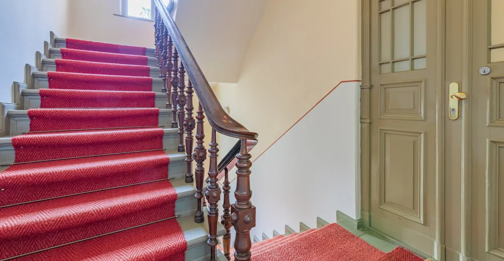 Eleganter Treppenaufgang