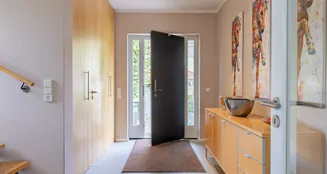 von_poll_real_estate_property_24109039_image_1