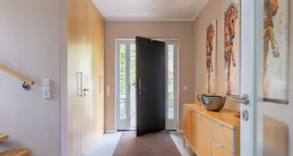 von_poll_real_estate_property_24109039_image_1