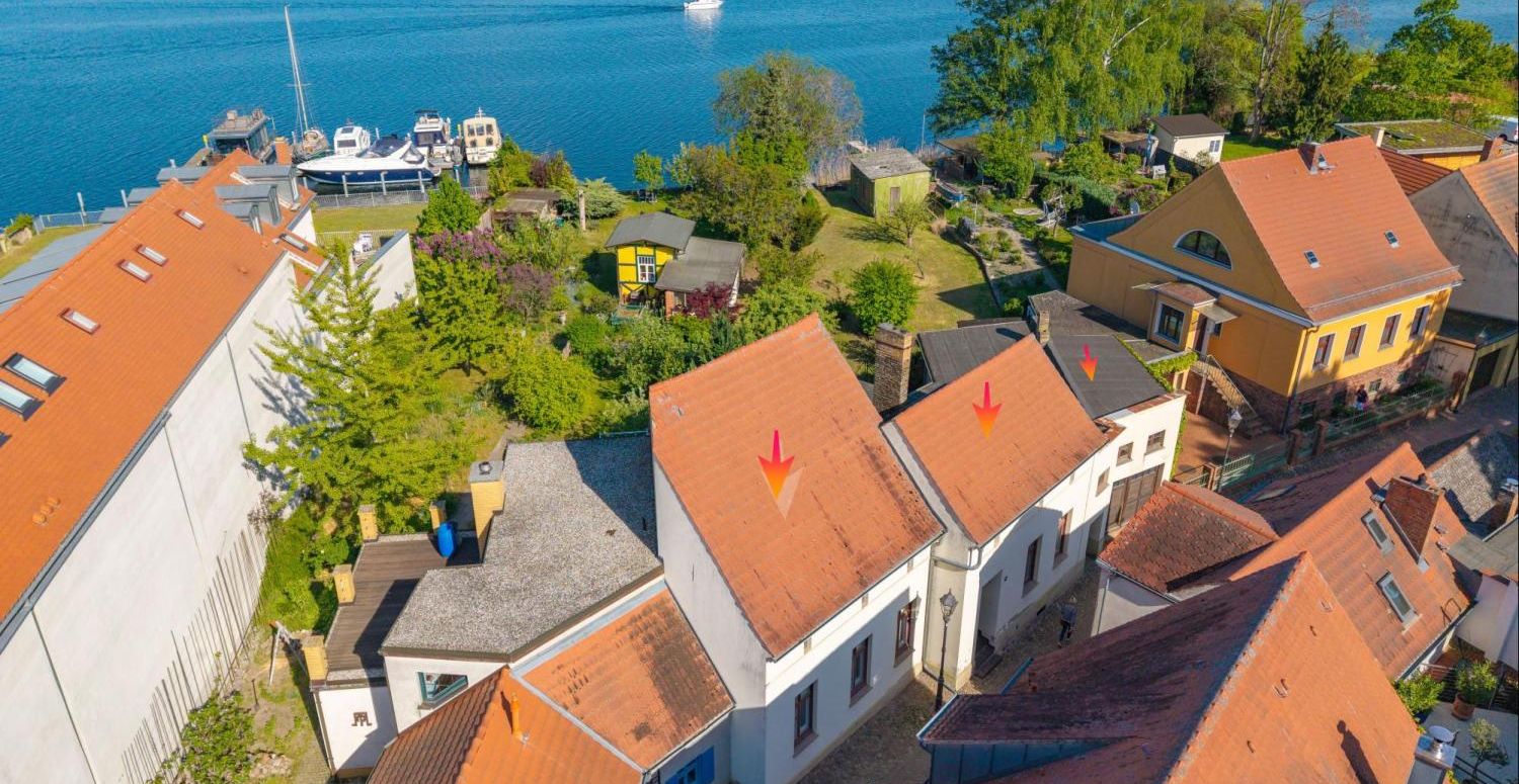 Ansicht der drei Gebäude
