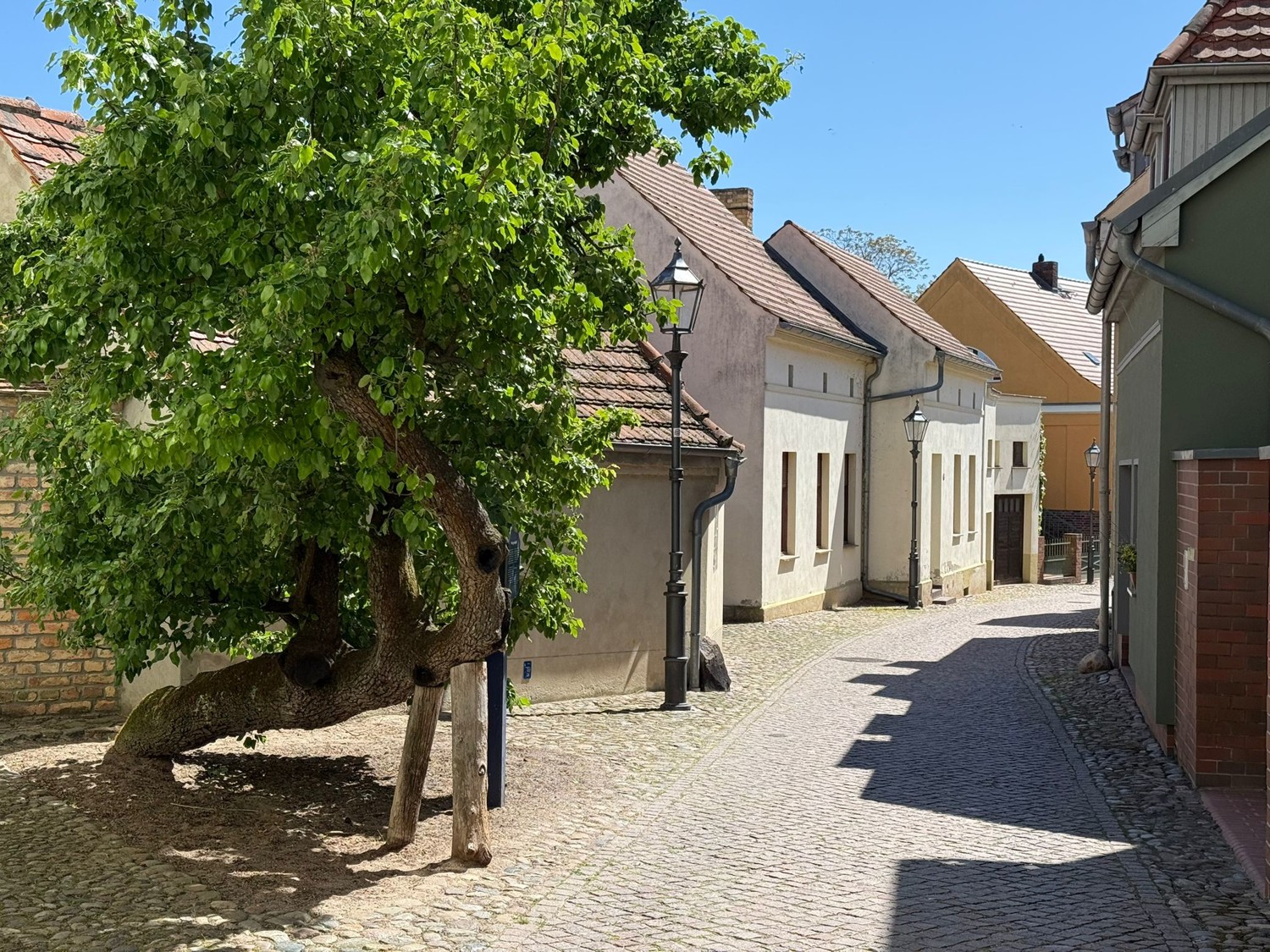 Strasse vor dem Haus
