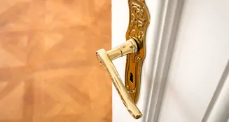 von_poll_real_estate_property_24109012_image_0