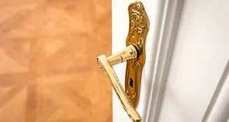 von_poll_real_estate_property_24109012_image_0