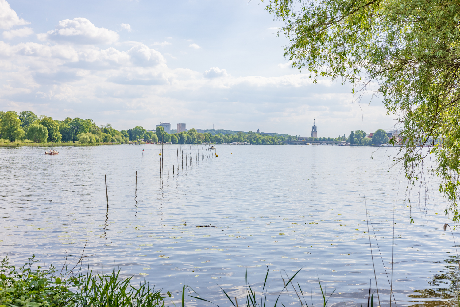 Blick vom Ufer auf Potsdam