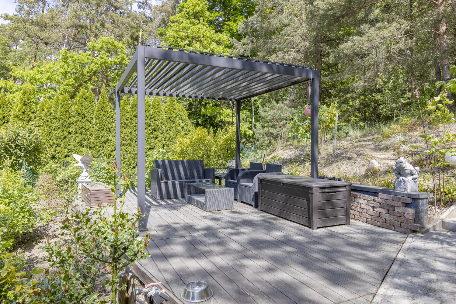 Holzterrasse am Wald