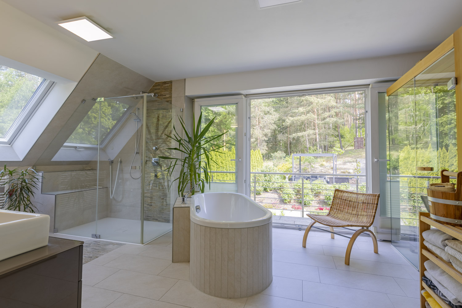 Exklusives Masterbad mit Panoramablick