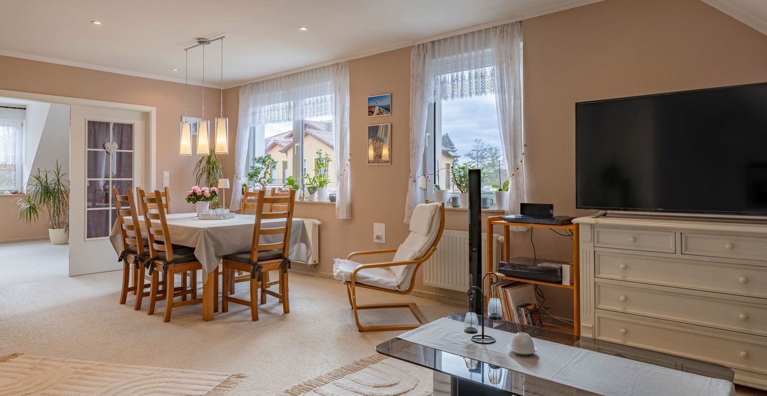 Wohn und Esszimmer