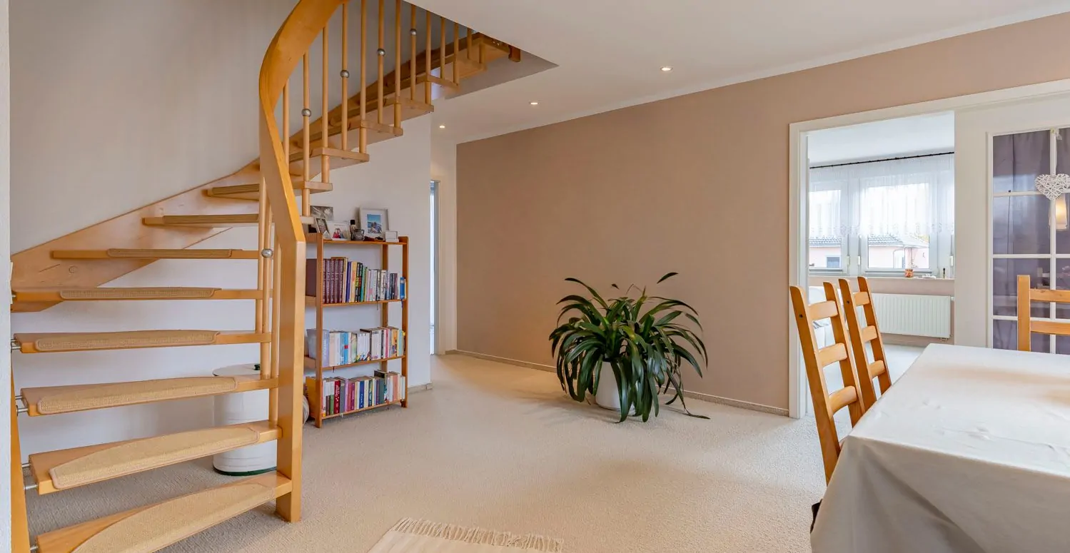 Treppe zum ausgebauten Dachgeschoß