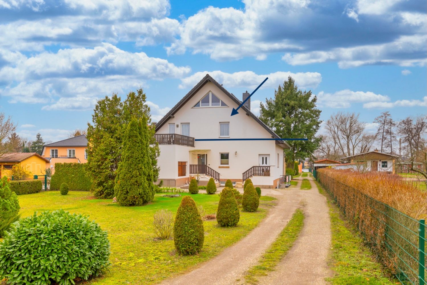 Wohnung über zwei Etagen mit separatem Eingang