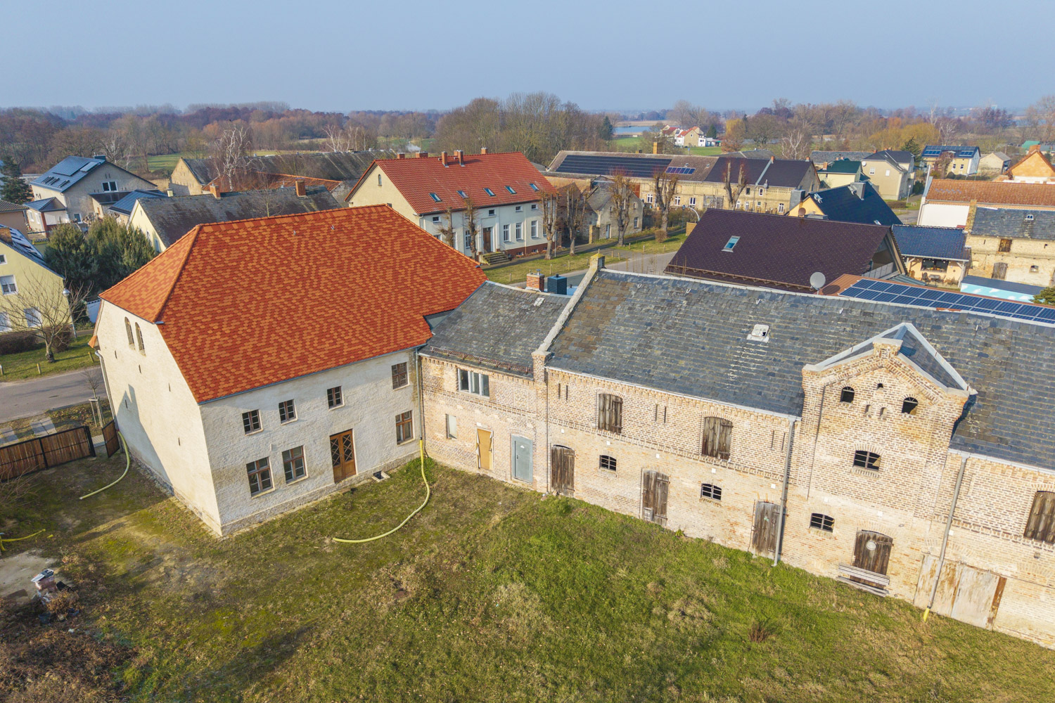 Haupt- und Nebenhaus