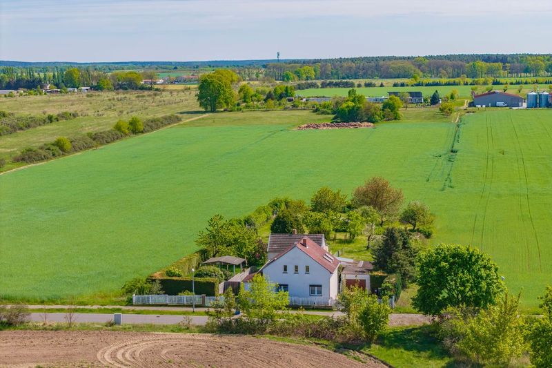 mehr Natur um das Haus geht nicht