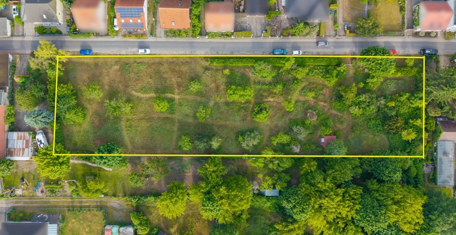 das bebaubare Grundstück aus der Luft