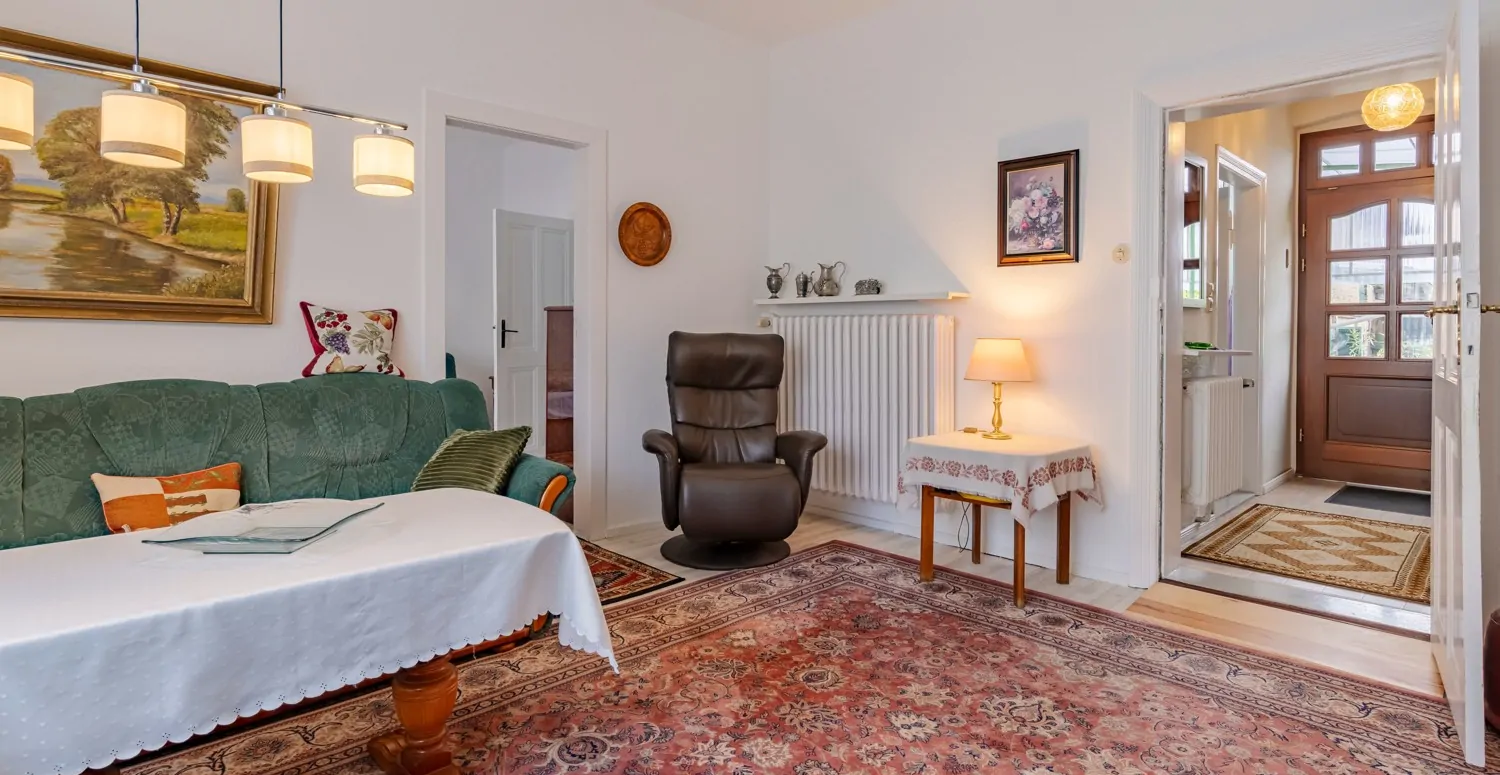 Diele und Wohnzimmer