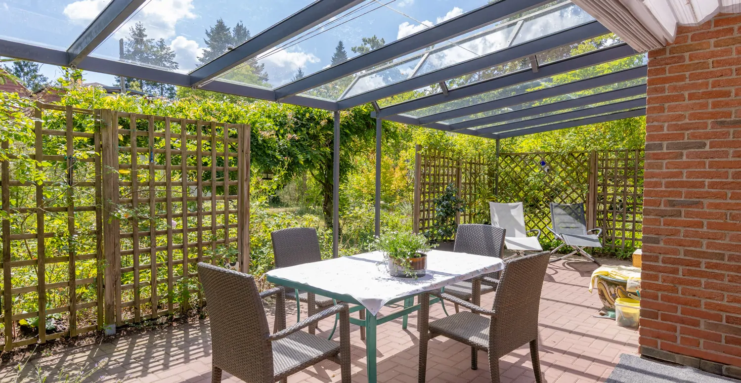 überdachte Terrasse