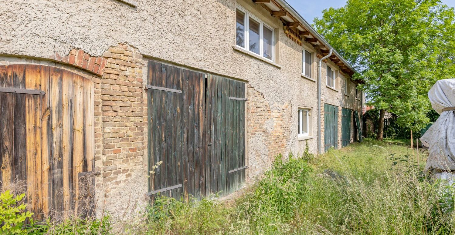 Zugang zu den Lagerräumen im EG