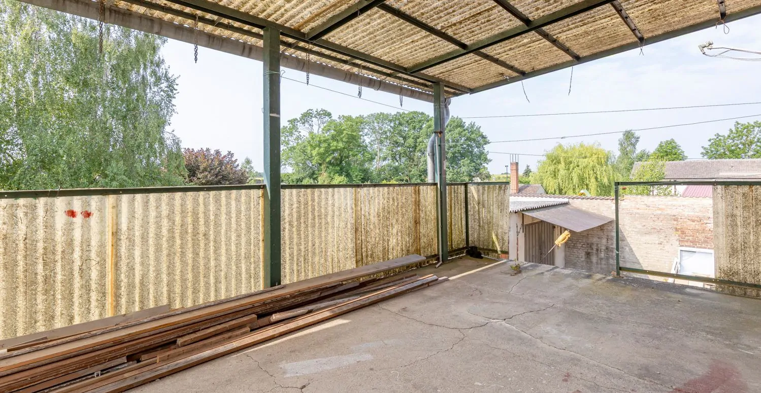 Terrasse mit Blick in den Garten