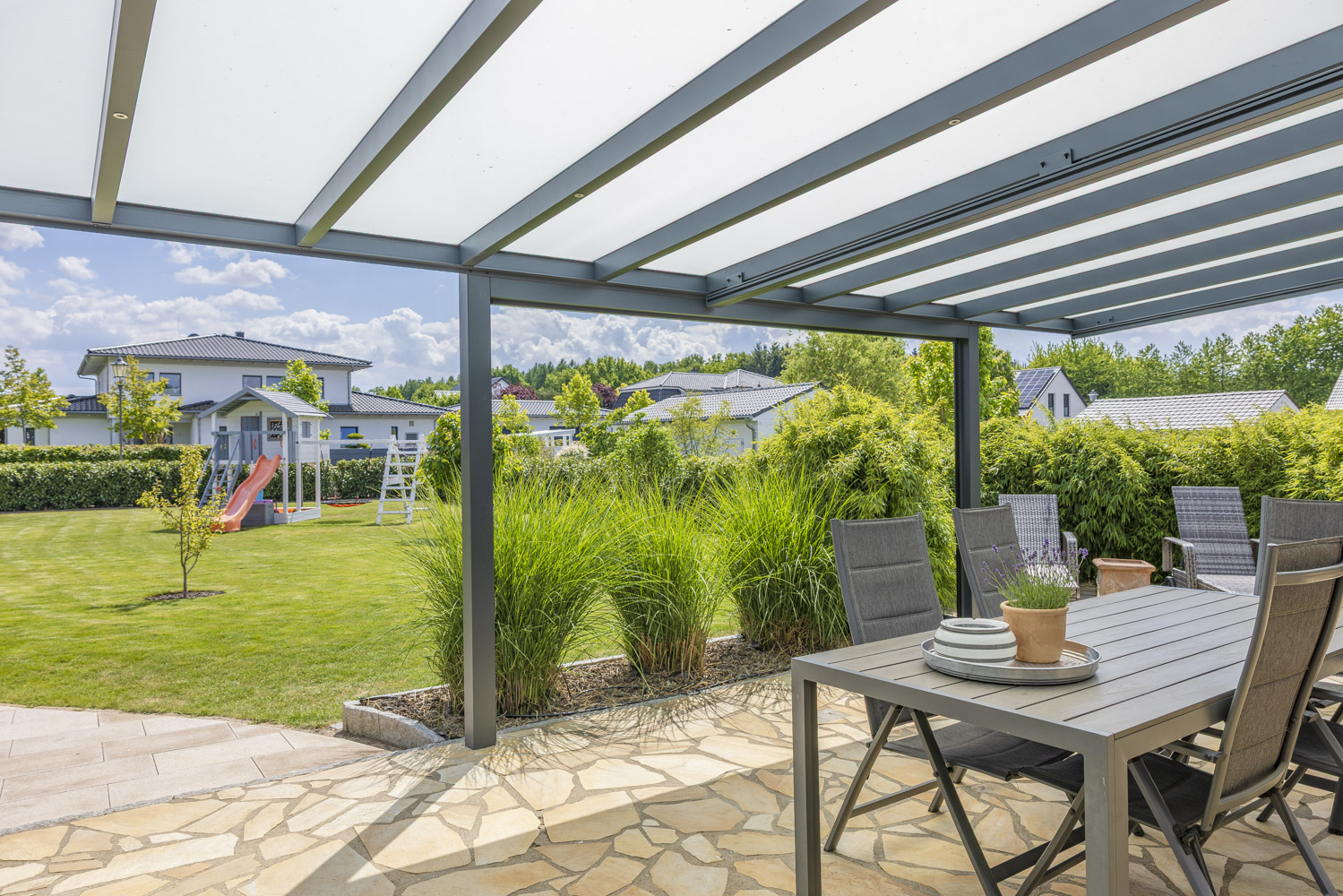 überdachte Terrasse