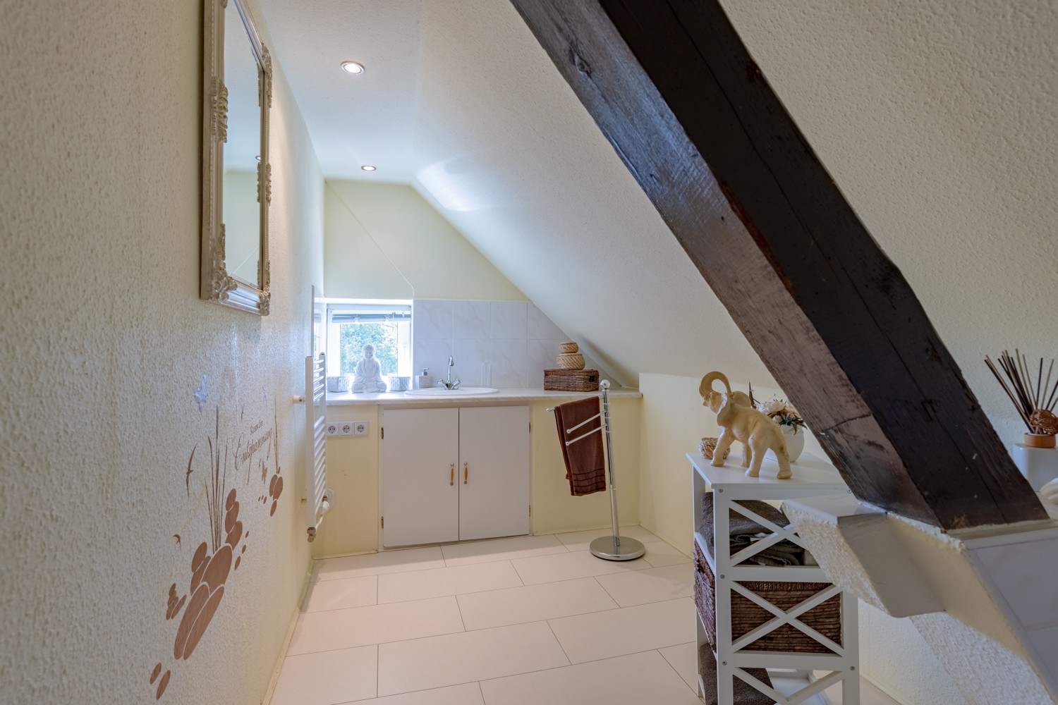 weiteres Zimmer Spitzboden