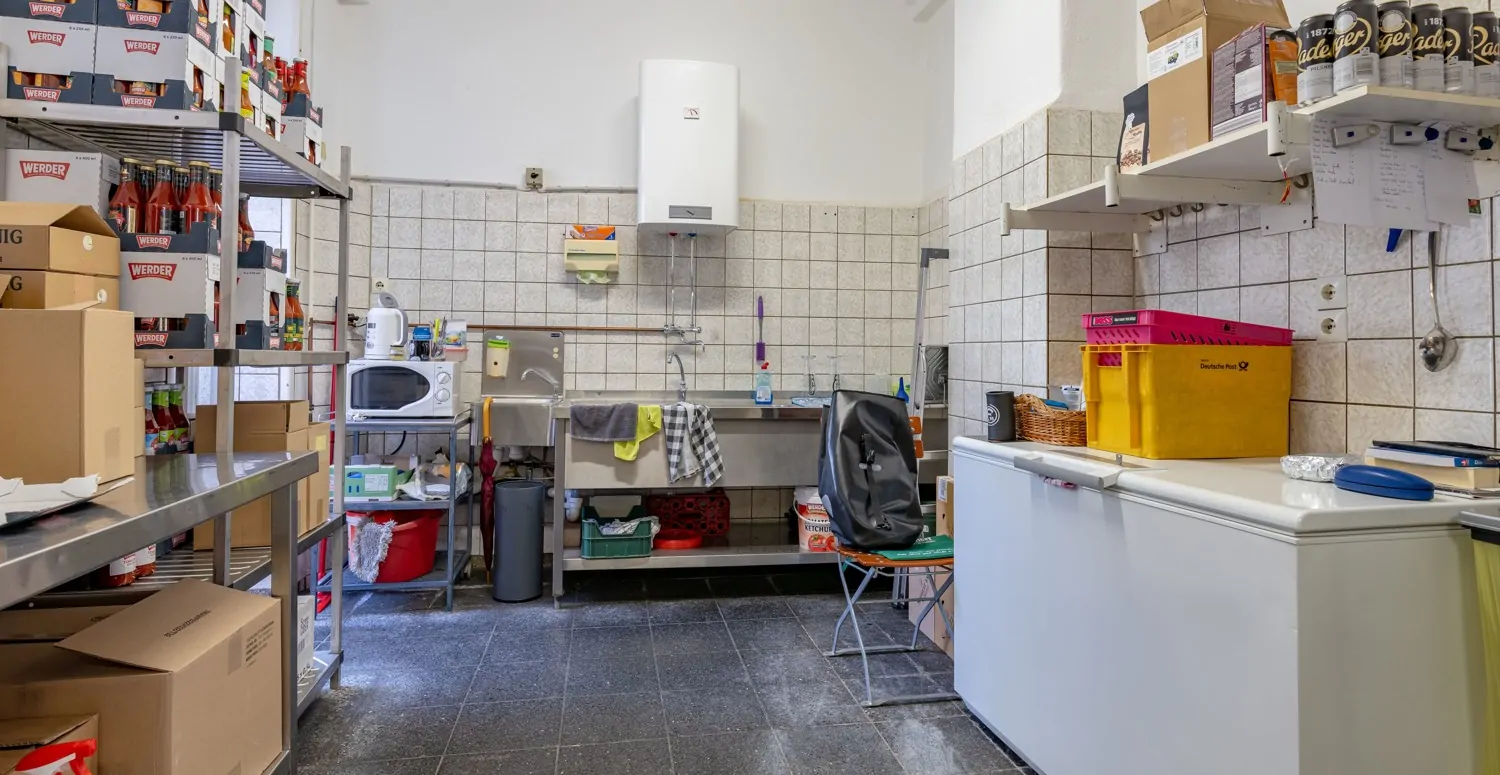 Küche und Lager Gewerbeeinheit