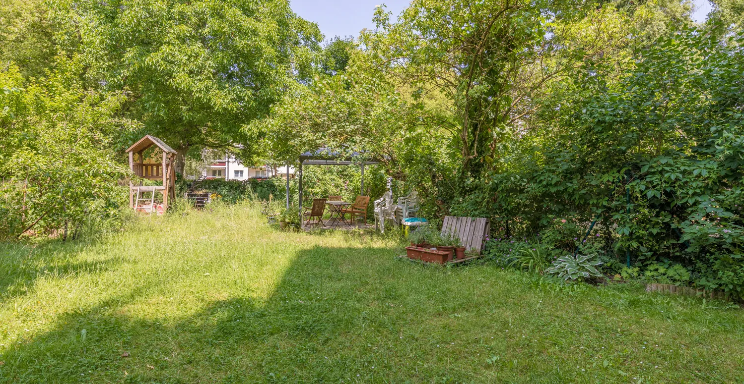 Schöne 2-Zimmer-Wohnung im historischen Mehrfamilienhaus