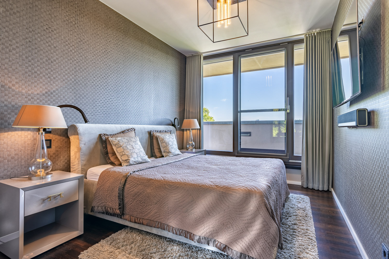 Schlafzimmer 1