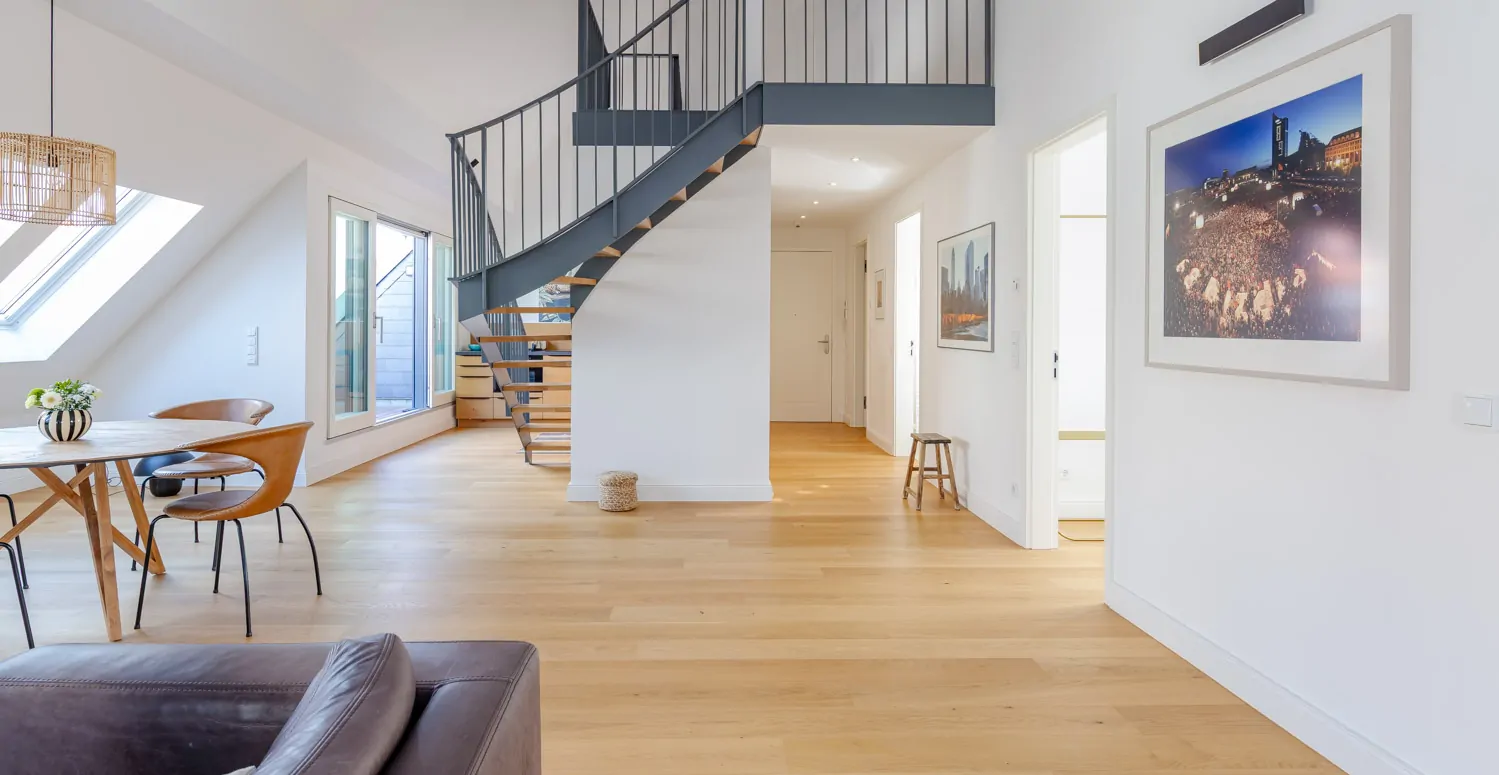 Galeriefläche nutzbar als Arbeits- oder Gästezimmer