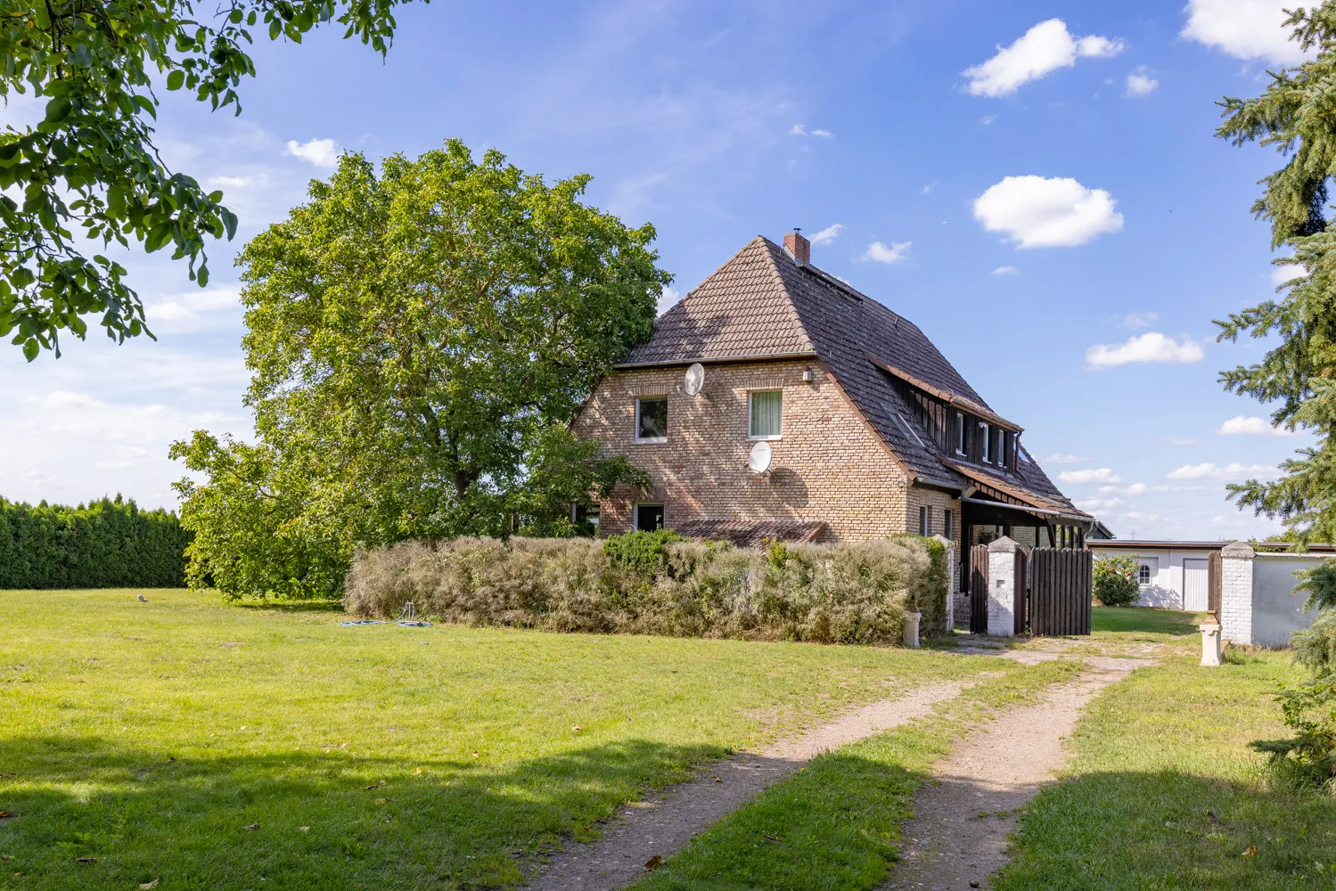 Historisches Einfamilienhaus in Bornim stadtnah und doch mit romantischer Alleinlage