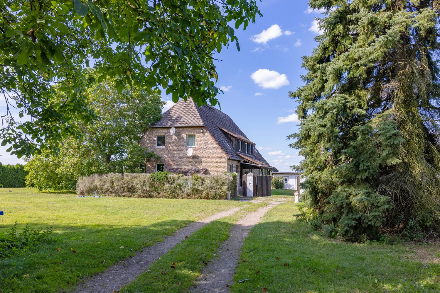 Historisches Einfamilienhaus in Bornim stadtnah und doch mit romantischer Alleinlage