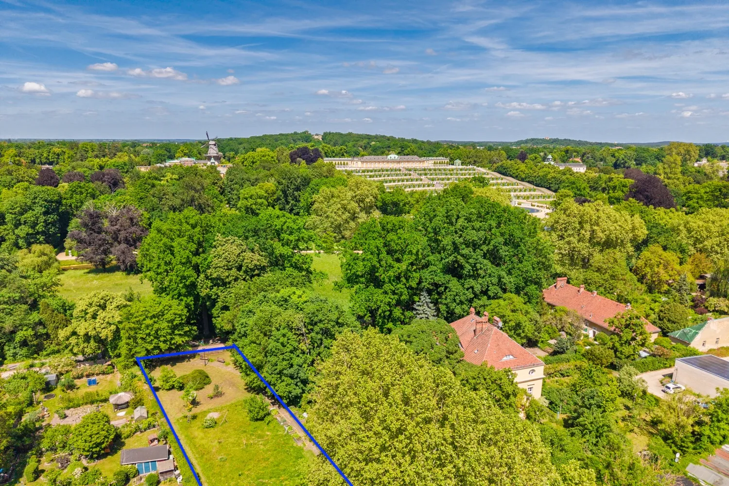Der Garten grenzt an Park Sanssouci