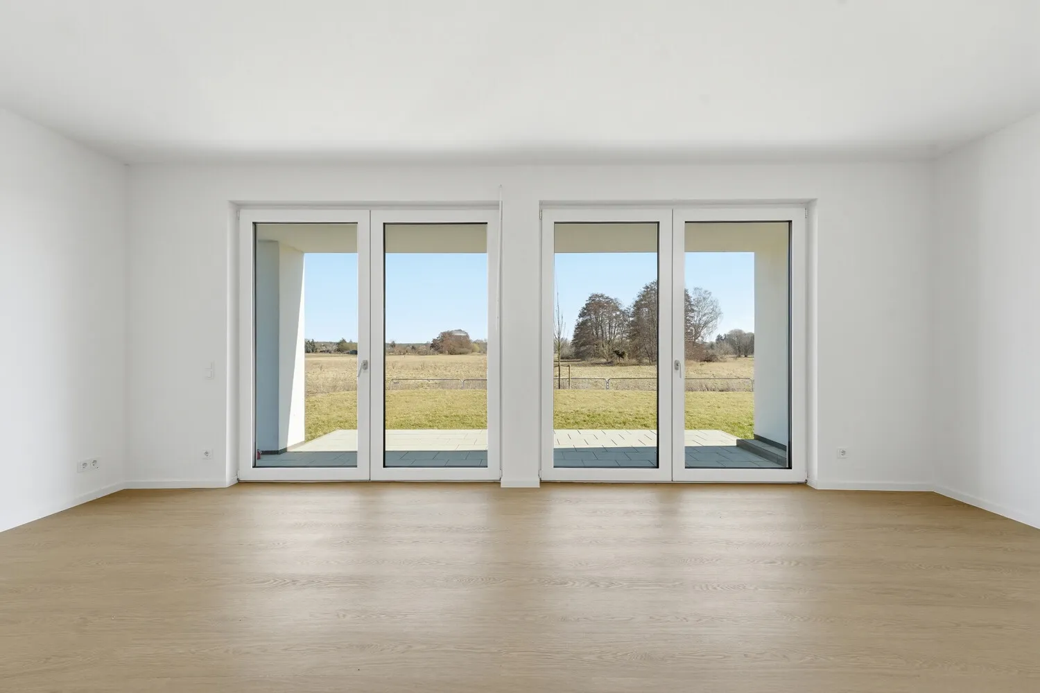 Lichtdurchfluteter Blick ins Weite