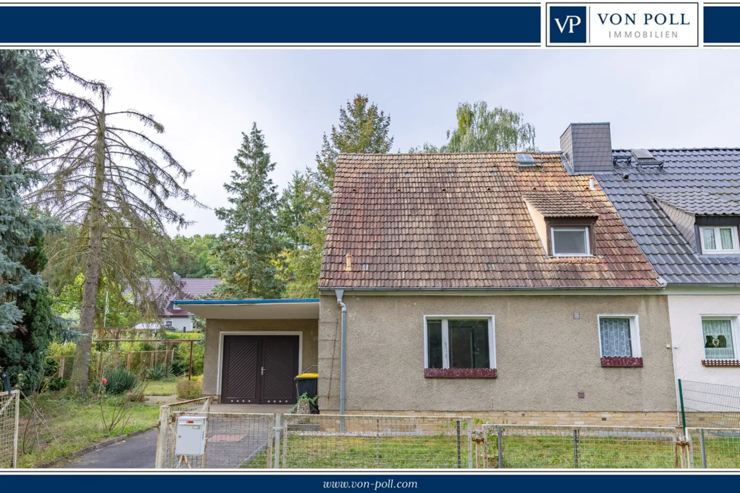Doppelhaushälfte mit grünem Garten und Entwicklungspotenzial in Golm