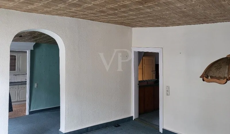 Zimmer - Durchgang zum Esszimmer