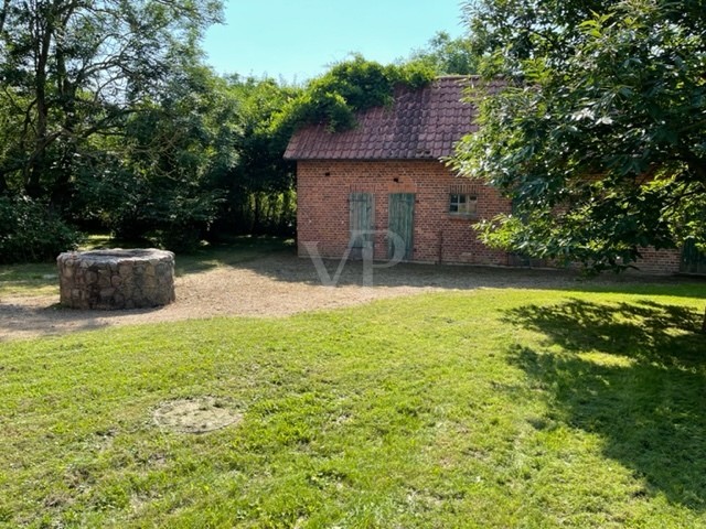 Gerätehaus mit wasserführendem Brunnen