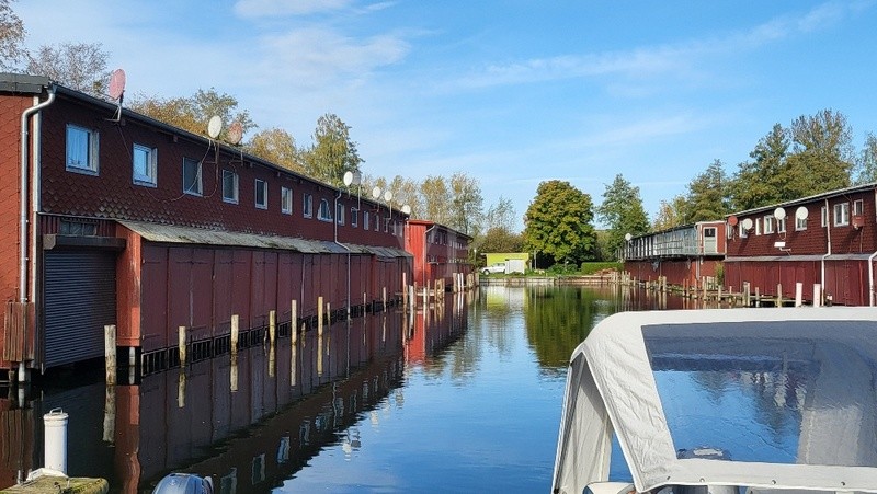 Reihenbootshaus, gepflegt, ausgebaut