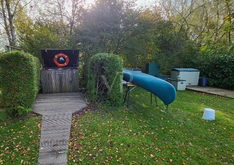 Reihenbootshaus, gepflegt, ausgebaut