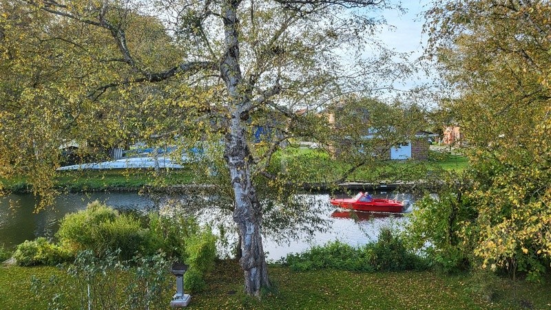 Reihenbootshaus, gepflegt, ausgebaut