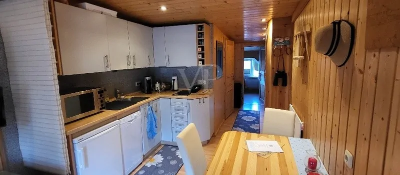 Reihenbootshaus, gepflegt, ausgebaut