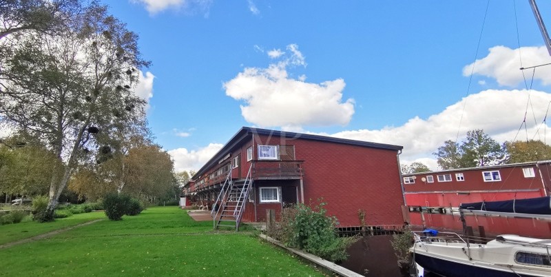 Reihenbootshaus, gepflegt, ausgebaut