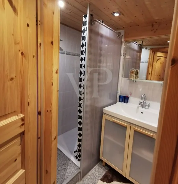 Reihenbootshaus, gepflegt, ausgebaut