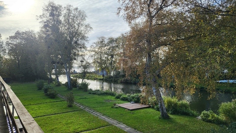 Reihenbootshaus, gepflegt, ausgebaut