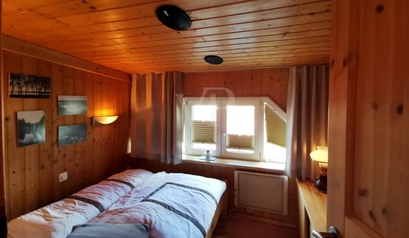 Reihenbootshaus, gepflegt, ausgebaut