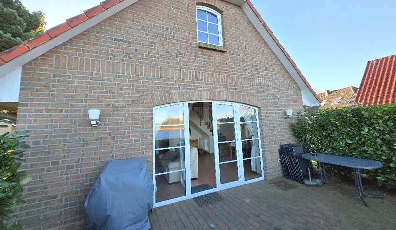 Ansicht mit Terrasse